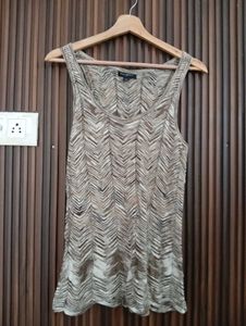 Stylish Sleeveless Chevron Print Top