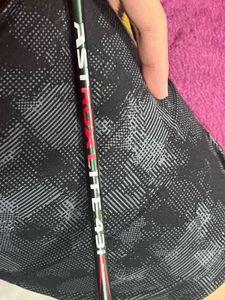 yonex and lining badminton with 3 set of suttlebox