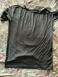 Adidas T-Shirt