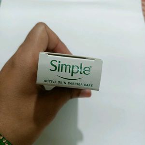 Simple Barrier Repair Hydrating Lip Balm