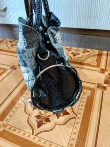 Stylish Crocodile Print Handbag