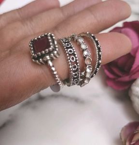Pandora Ring Set of( 4 rings )