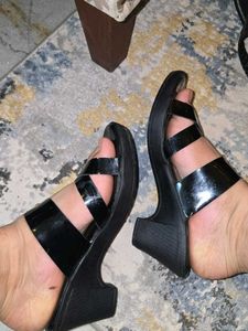 BLACK HEELS, 3 INCHES PUMP HEEL
