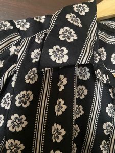Chic Floral Striped Button-Up shirt (S)