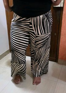 H&amp;M Stylish Black &amp; Beige Palazzo Pants