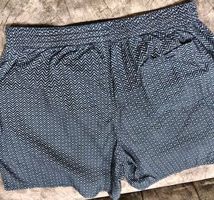 Stylish Chevron Pattern Shorts