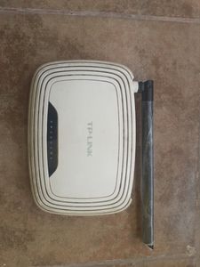 TP Link WIFI Modem - With Lan Cables