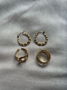 Chunky Gold Tone Hoop Earrings & Ring Set