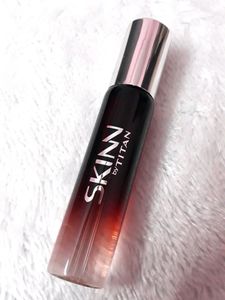 Skinn By Titan Nude Floral Scent Fragrance Spray F