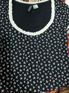 H&amp;M Floral Print Cropped Top with Lace Trim