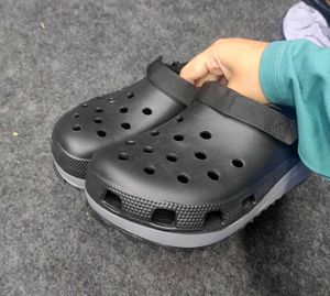 CAPE MODA HIKER CLOGS Crocs🎀