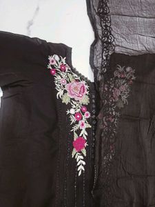 Elegant Embroidered Salwar Kameez dupatta 3xl