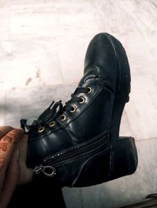 Black Boot
