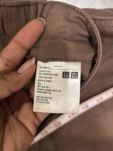 UNIQLO’s Brown Joggers Trousers