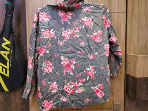 Chic Grey Floral Print Shirt