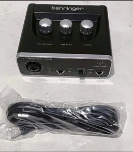 Behringer U-PHORIA UMC22 Audiophile 2x2 USB Audio