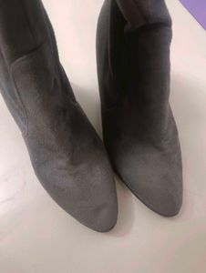 Suede boots