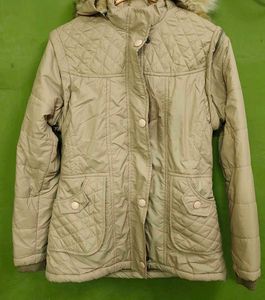 Stylish Quilted Jacket with Fur Hood.💤