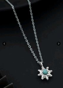 3 pieces Chic Trio of Pendants Necklace Set