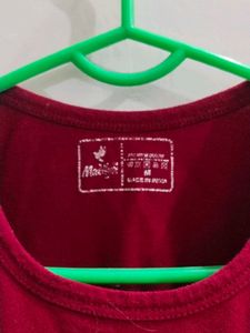 Man soft cotton Maroon t shirt round neck, M, size