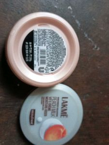 Lakme Peach Milk Moisturiser