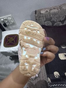 Girls Non Slip Sandles Very Ver Good Quality