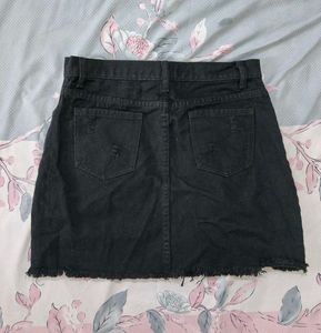 Black Denim Skirt with Heart Prints