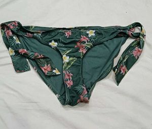 Tropical 🥰Floral Print Bikini Bottom