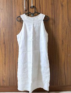 Elegant White Sleeveless Dress 🤍