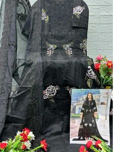 WHITE/BLACK PAKISTANI SUIT