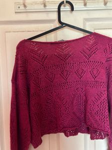Chic Cropped Knit Top with extra long sleeve
