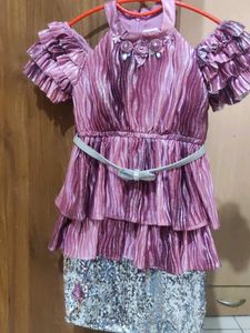 Girls shimmer Ruffle one piece💕