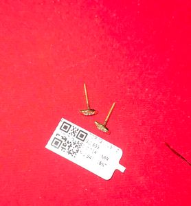 Elegant Gold Stud Earrings 18 carat