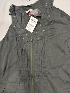 Sleeveless Embellished Zip-Up Tunic
