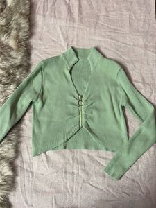 Cropped Ribbed Zipper Top