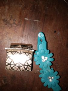 💥Like🌼 New 🎀Beautiful 4Hair Clips 🎇🎆