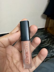 Huda Beauty liquid lipstick