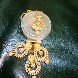 Chain Pendant Earrings Maang TikkaChain Pendan
