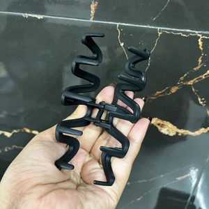 Wavy Hair Claw Clip Set Of 2