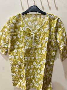 Floral Print Kurta with Lace Detail