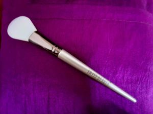 Swiss Beauty Silicone Makeup Brush
