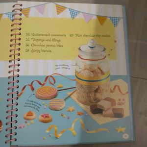 Usborne Little Cakes and Cookies to Bake Book