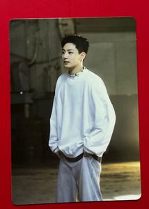 jungkook golden exhibition official photocard