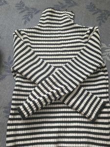 Turtleneck Top black and white