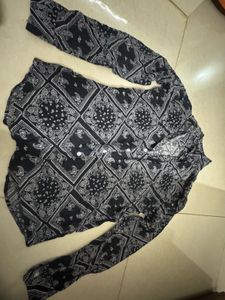Black Unisex patterned shirt from snitch
