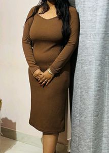 Ribbed Brown Sweetheart Neck mid length dress