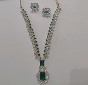 Nita Ambani Emerald and Diamond Necklace Set