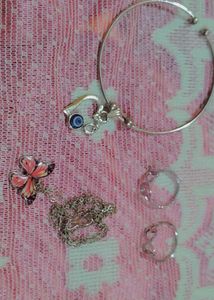Charming Jewelry Set - Bracelet, Necklace, Rings