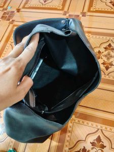 Chic Dual-Tone Hobo Bag