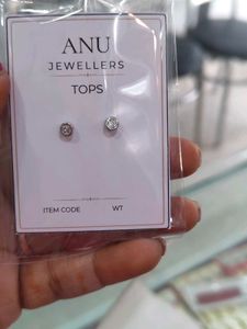 92.5 Elegant Diamond Stud Earrings